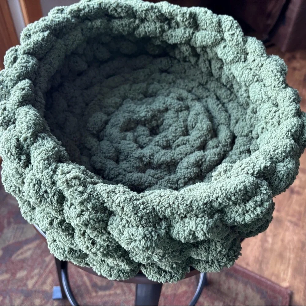 Handmade Pet Bed.  NEW - Picture 3 of 4